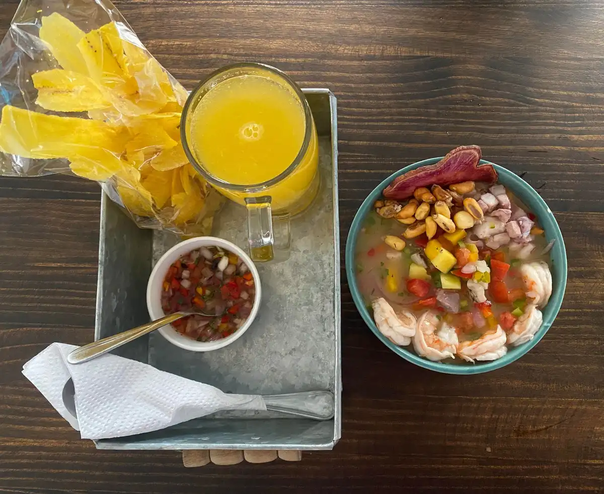 Ceviche de Mango En Combo